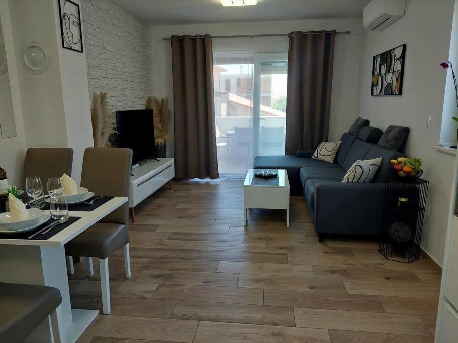 Valux Apartman Pula Exterior photo